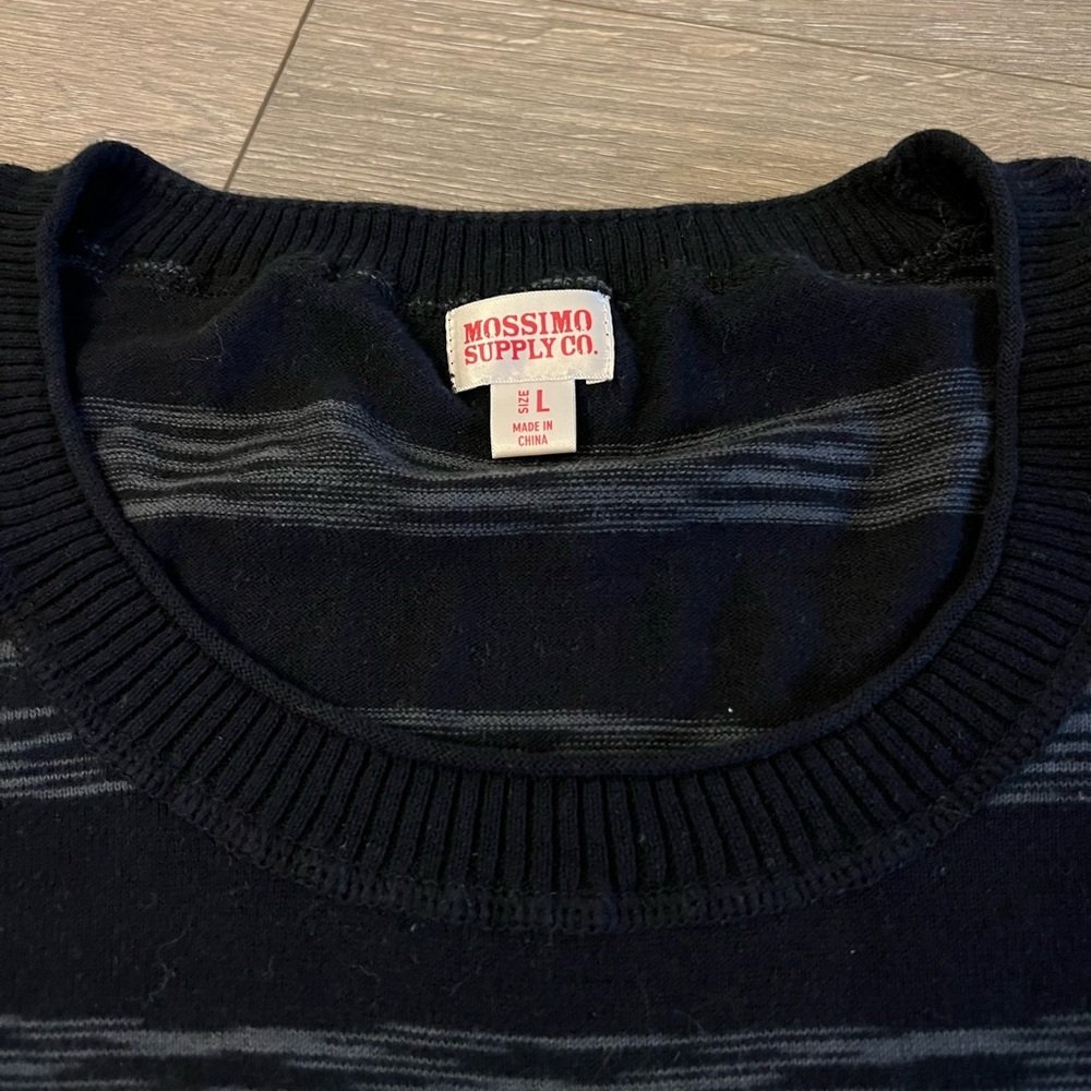 Mossimo Sweater - Picture 2 of 2